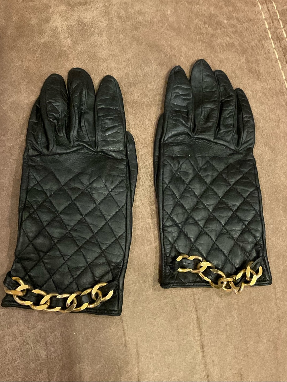 Neiman Marcus Black Quilted Leather Gloves